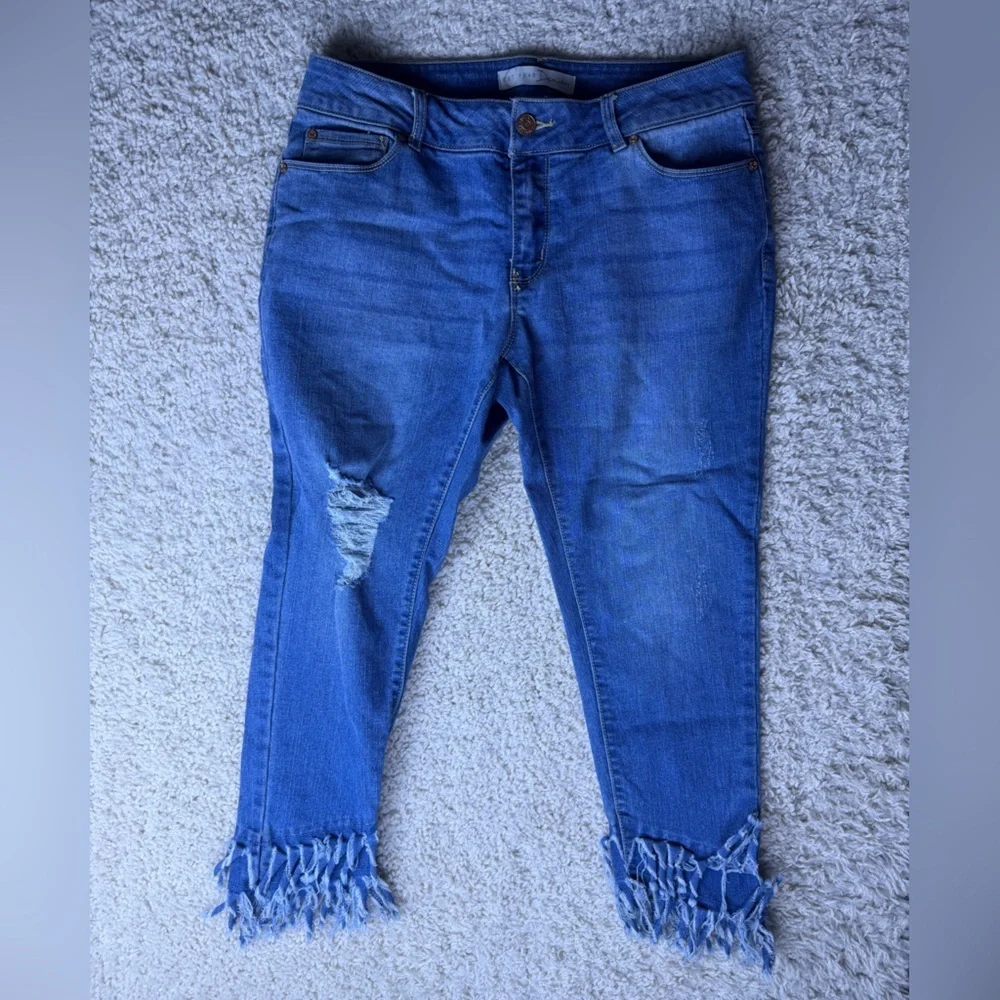 Women’s 10 Petite Mid Rise 1946 Denim Capri Jeans